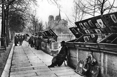 Buchstände entlang der Kais, Paris, 1931
