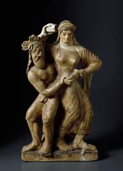 Etruskische Antike: „Satyr und tanzende Mänade“. Terrakottaskulptur aus einem Tempel der Mater Matuta in Satricum. 480 v. Chr. Maße: 59 cm. Rom, Museo Nazionale di Villa Giulia