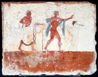 Etruskische Kunst: ein junger Ephebe, ein Musiker und ein Zeremonienmeister. Fresko aus dem Grab des „Tauchers“. Vom südlichen Friedhof von Paestum. 480-470 v. Chr. Archäologisches Nationalmuseum, Paestum