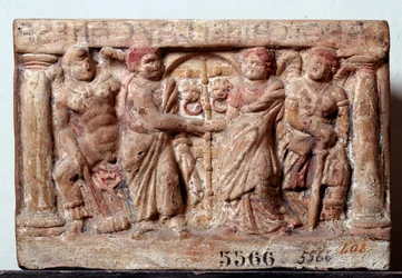 Terrakotta-Urne aus Chiusi, Italien - 2. Jahrhundert v. Chr. Dim 20x30 cm. Florenz, Museo Archeologico, inv 5566