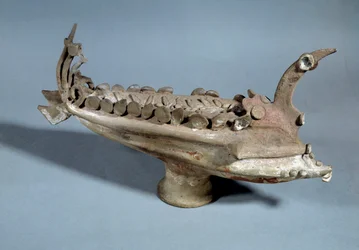 Etruskische Kunst: Terrakotta-Schiffsmodell aus Ardee in Etrurien, 3. Jahrhundert v. Chr. Paris, Louvre Museum