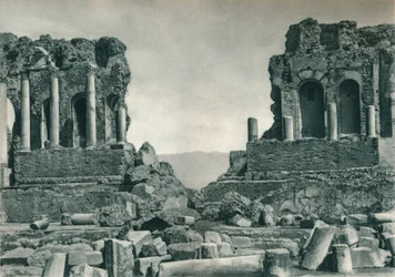 Bühne des griechischen Theaters, Taormina, Sizilien, Italien, 1927