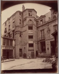 [Cour Charlemagne]