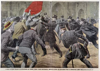 In Lille vertreibt die Polizei die Antiklerikalen, die vor der Kirche St. Maurice gegen Katholiken protestieren, die Jeanne d