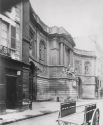 Fontaine des Quatre-Saisons, Rue de Grenelle, Paris, 7. Arrondissement