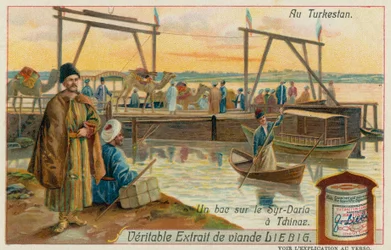 Fähre überquert den Syr-Darja-Fluss bei Chudschand in Tadschikistan