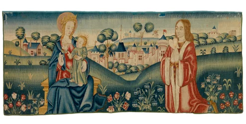 Wandteppichfragment von Mille Fleurs, das den heiligen Benedikt zeigt, wie er sein Herz der Jungfrau Maria präsentiert