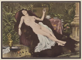 Frau raucht nach dem Bad