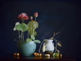 Stillleben mit rosafarbenem Lotus