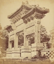 Bogen im Lama-Tempel in der Nähe von Peking, Oktober 1860