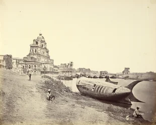 Chutter Manzil Palast, mit dem königlichen Boot in Form eines Fisches auf dem Gomti-Fluss