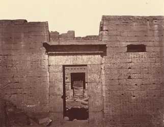 Zweites Tor des Großen Tempels von Medinet Habu. Theben