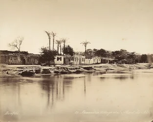 Alexandria, Ägypten: ein arabisches Dorf am Ufer des Nils