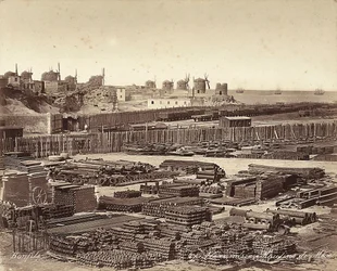 Baumaterialhof, Windmühlen im Hintergrund, in Alexandria, Ägypten