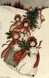 Kleine Mädchen mit Stechpalme und dem Weihnachtsbaum