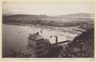 Llandudno - Die Parade von oben den Bädern, 1860-94