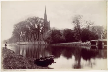 Kirche von Stratford-on-Avon, vom Avon aus gesehen