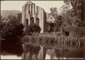 Valle Crucis Abtei vom Garten aus
