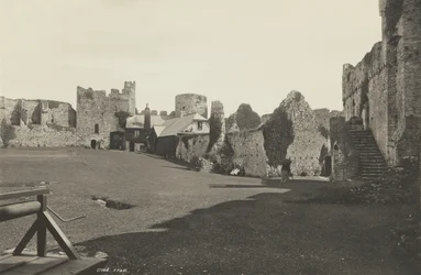 Innenhof von Manorbier Castle, Wales