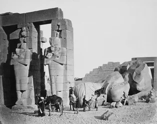 Das Ramesseum, Theben, Ägypten, 1858