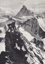 Penninische Alpen: Ein Gendarm auf dem Zinal Rothhorn