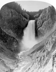 Große Wasserfälle des Yellowstone, 360 Fuß, um 1883 (s/w Foto)
