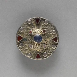 Filigrane Scheibenbrosche mit zentralem Boss, späte 600er Jahre