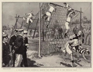 Ein Marine-Sporttreffen, das Torpedonetz im Hindernislauf erklimmen