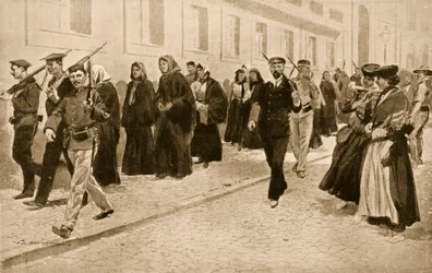 Nonnen unter republikanischem Schutz während der Revolution 1910 in Portugal