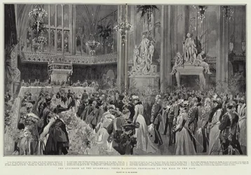Das Mittagessen in der Guildhall, Ihre Majestäten schreiten die Halle hinauf zum Podium
