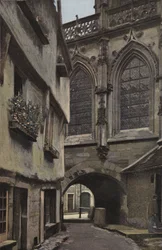 Falaise, Kirche der Dreifaltigkeit, Durchgang unter dem Chor