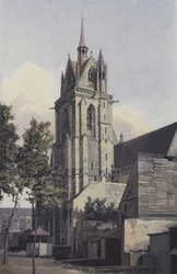 La Ferte-Bernard, Kirche N D des Marais Glockenturm, Nordwestseite