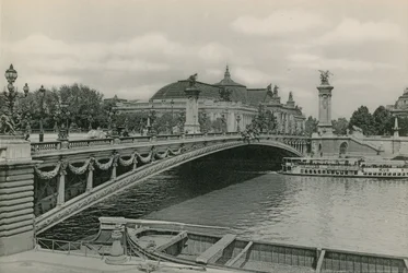 Le Pont Alexandre III und der Grand Palais