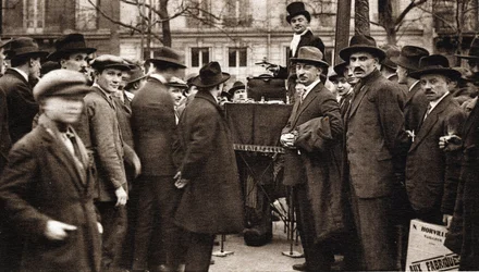 Die kleinen Berufe von Paris: der Straßenhändler des Boulevards