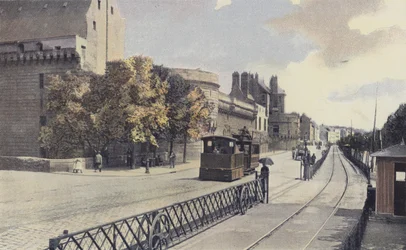 Nantes, Die Burg, Blick vom Quai Port-Maillard