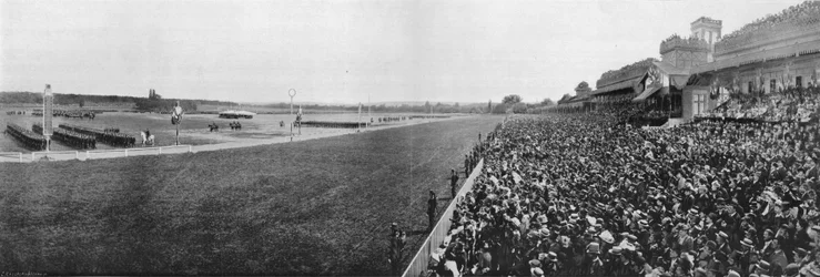 Paris - Die Parade vom 14. Juli in Longchamp