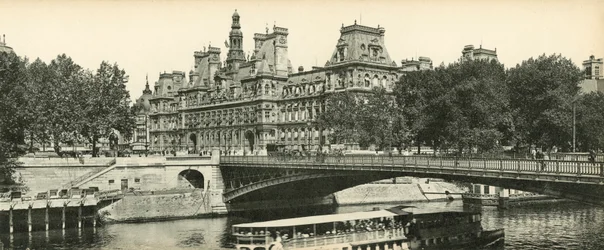 Paris, Das Rathaus und die Arcole-Brücke