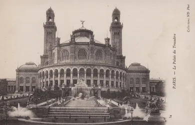 Paris, Le Palais Du Trocadero