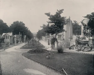 Paris: Hauptallee auf dem Friedhof Père-Lachaise
