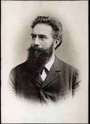 Porträt von Wilhelm Conrad Röntgen (1845-1923), deutscher Physiker