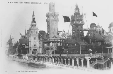 Postkarte mit den ausländischen Pavillons in der Rue des Nations auf der Weltausstellung von 1900
