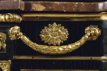 Späte Louis XV Kommode, ca. 1763-70