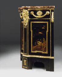 Eine späte Louis XV Kommode, ca. 1763-70