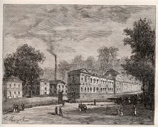 Außenansicht der Kaiserlichen Porzellanmanufaktur von Sevres, erbaut im Park von Saint Cloud nach den Plänen des Architekten Laudin - Gravur in „France illustree: geographie, histoire, administration statistique“ von V.-A. Malt-Brown. 1884