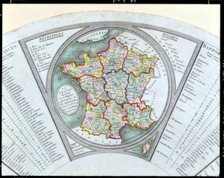 Fächer, der die Karte Frankreichs zeigt, aufgeteilt in 9 Regionen, 10 Metropolen und 83 Departements, 1790