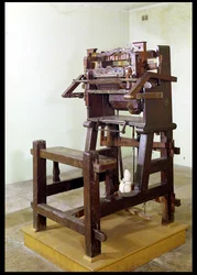 Erster Webstuhl zum Stricken von Strümpfen, 1750