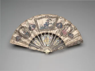 Faltfächer mit einer Chinoiserie-Szene, Porträts, pastoralen Figuren und Stillleben, ca. 1780er
