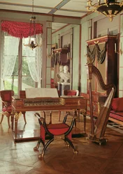 Innenraum des Musikzimmers von Kaiserin Josephine