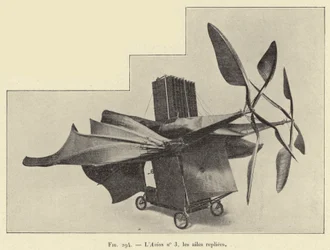 Das Flugzeug Nr. 3, die Flügel eingeklappt