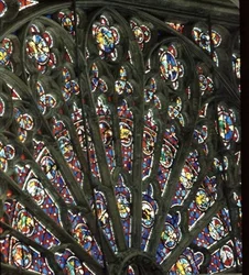 Nordrosette, die Heilige, Könige, Apostel und den Engelschor darstellt, Mitte des 13. Jahrhunderts (Detail)